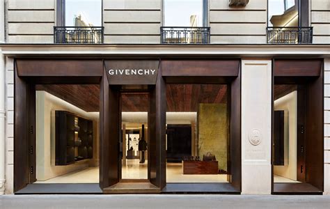 san cesario negozio givenchy|Storelocator .